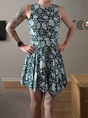 Green/White H&M A-line Midi Dress (4)